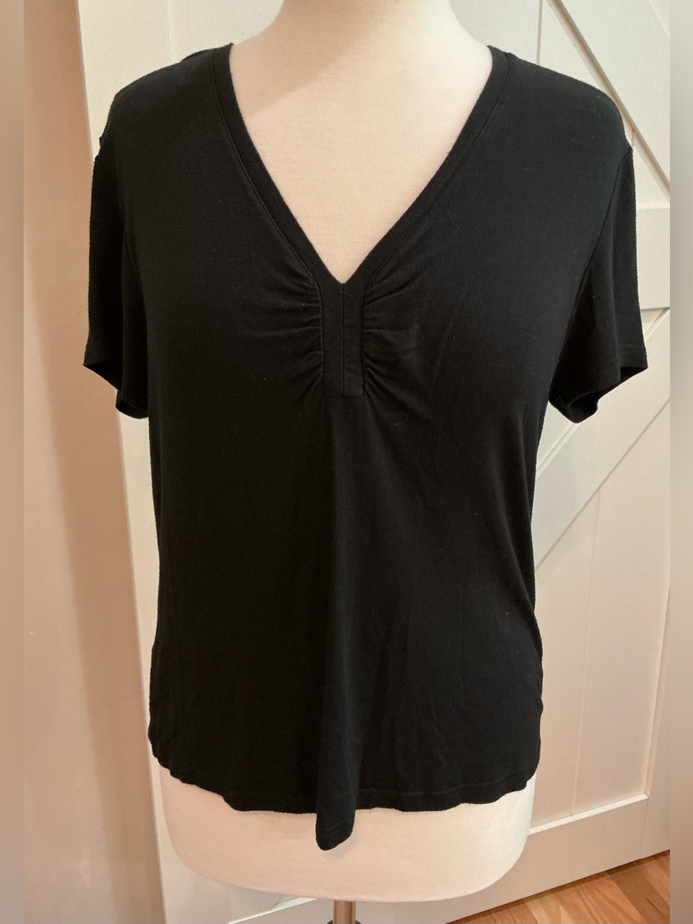 Sag Harbor Black V-Neck Short Sleeve Tee DP